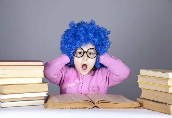 Young blue-haired girl with books. — Stock Photo, Image