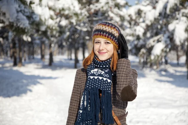 Güzel Kızıl Saçlı Kadın Winter Park — Stok fotoğraf
