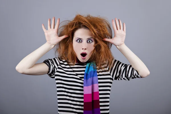 Wütendes Mädchen Mit Lustigen Haaren Studioaufnahme — Stockfoto