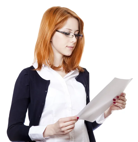 Portrait of a young business woman reading paper. — Stock Photo, Image