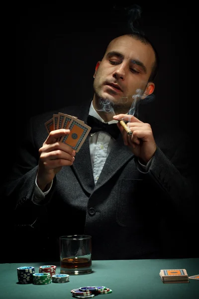 Portret Van Een Pokerspeler Zwarte Achtergrond — Stockfoto