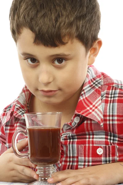 Menino beber chocolate quente — Fotografia de Stock