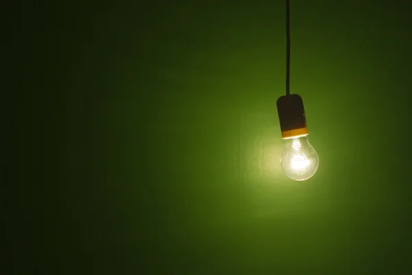 Glödlampa hängande — Stockfoto