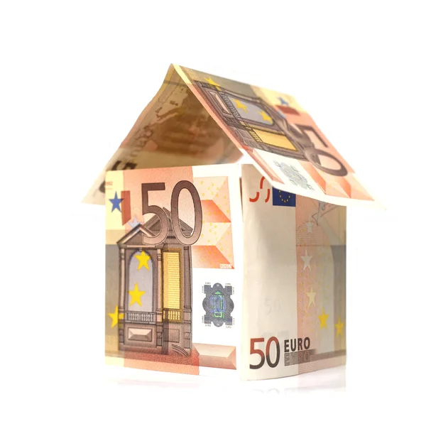 Hus gjort med 50-eurosedlar — Stockfoto