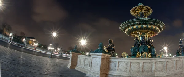 Paris fountain — Stock Photo, Image