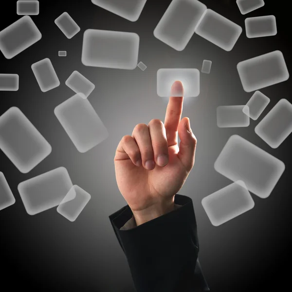 Finger premendo un pulsante virtuale su un touch screen — Foto Stock