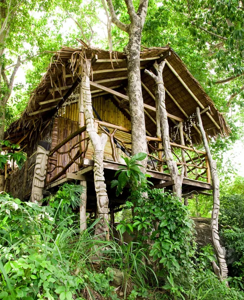 Dżungla Bungalow Położony Wyspie Phi Phi Tajlandii — Zdjęcie stockowe