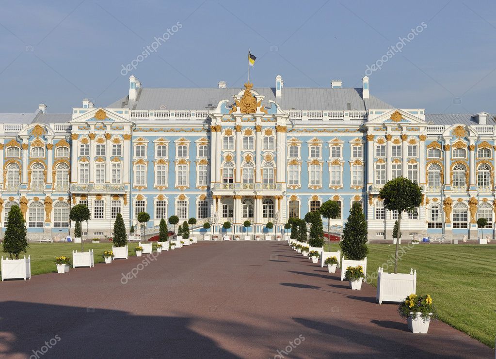 Ekaterina's palace in Tsarskoje Selo. — Stock Photo © sikaraha #4158868