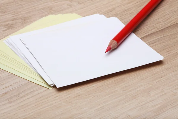 Papier i długopis — Zdjęcie stockowe