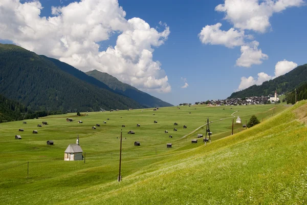 Vallei Bergdorp Oostenrijkse Alpen Zomer Door Lesachtal Kaernten Provincie — Stockfoto