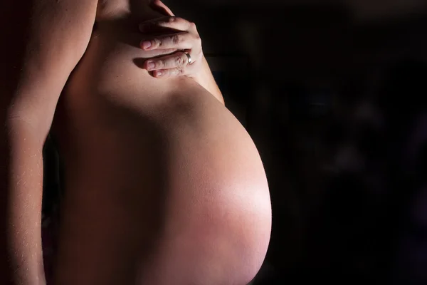 Desnudo Meses Embarazada Dama Disparo Negro Con Iluminación Dramática — Foto de Stock