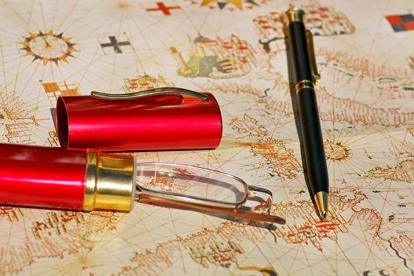 Ручка и очки . — стоковое фото