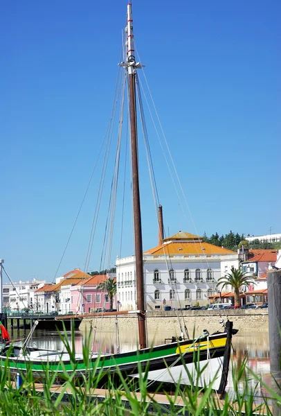 Alcacer 景观做萨尔，在葡萄牙的一个典型村庄. — 图库照片
