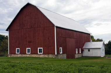 Vintage red barn clipart