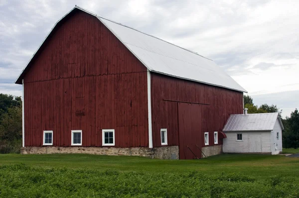Vintage red barn — Stock Photo, Image