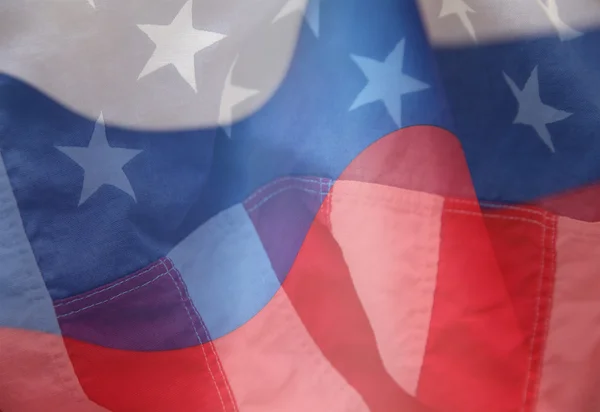 США с флагами России — стоковое фото
