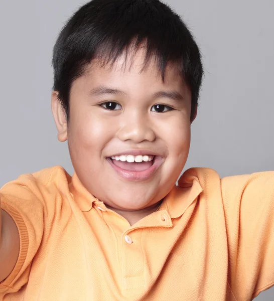 Retrato de jovem menino asiático — Fotografia de Stock
