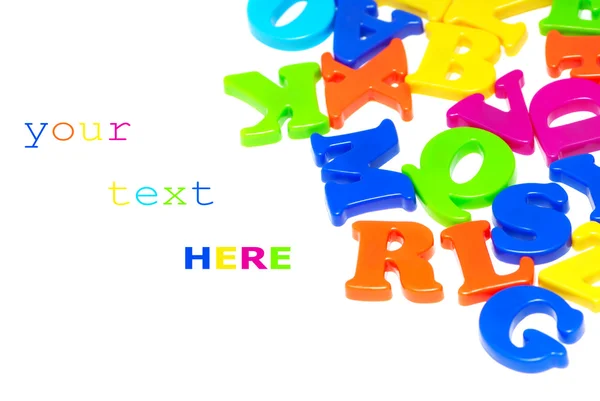 Цветные Магнит Буквы Изолированы Белом Фоне Местом Образца Текста — стоковое фото