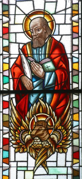 Saint Luke Evangelist Gebrandschilderd Glas — Stockfoto
