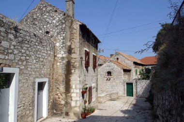 eski ve dar sokakta sibenik, Hırvatistan