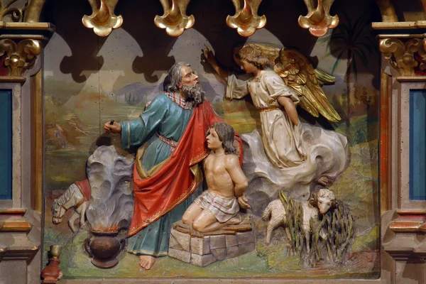 Авраам приносит в жертву Исаака — стоковое фото