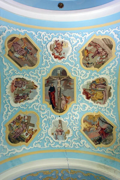 Потолок церкви, изображающий жизнь Иисуса — стоковое фото