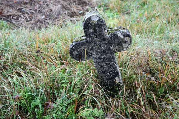 Cruz de cementerio de piedra — Foto de Stock