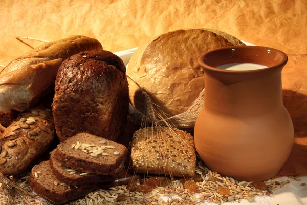 Produtos de pão e leite — Fotografia de Stock