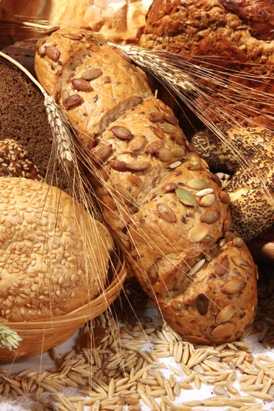 面包与不同的种子 — 图库照片