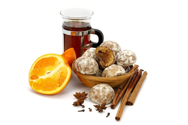 Chá, laranja, especiarias e bolos de especiarias — Fotografia de Stock