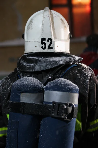 Пожежник Збирається Порятунку Вогонь — 스톡 사진