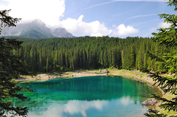 Lago di Carezza — Fotografia de Stock
