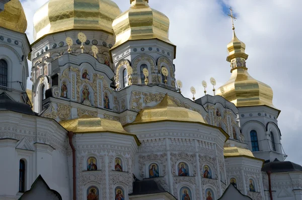 Iglesia ortodoxa en territorio de Kiyv-Pechersk Lavra — Foto de Stock