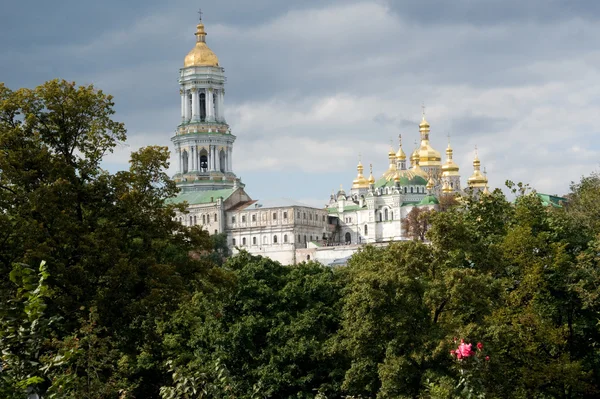 Православная церковь на территории Киево-Печерской лавры — стоковое фото