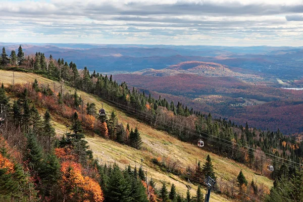 Temporada de Outono no topo de Mont-Tremblant, Quebec, Canadá — Fotografia de Stock