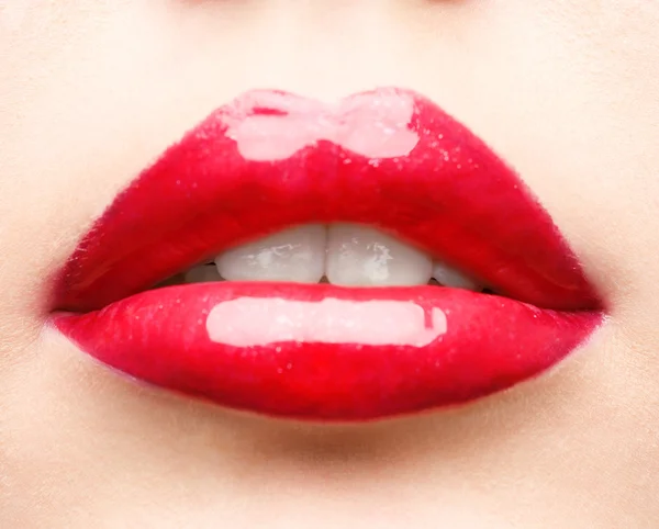Κόκκινα χείλη closeup — Φωτογραφία Αρχείου