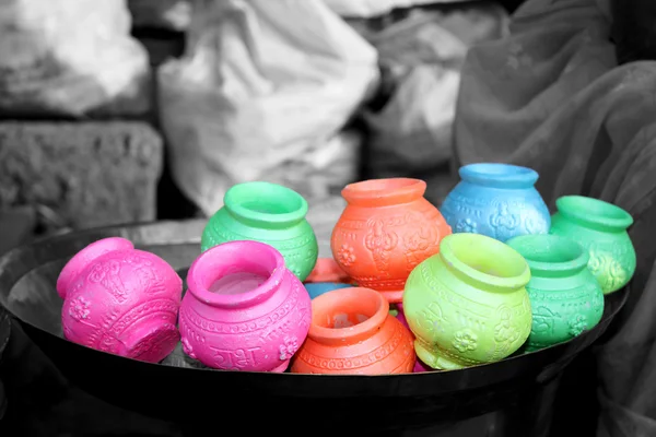 ホーリー素焼鉢 — ストック写真