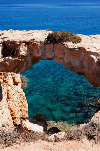 Πέτρινη Αψίδα Πάνω Στη Θάλασσα Αγία Νάπα Κύπρος — Φωτογραφία Αρχείου