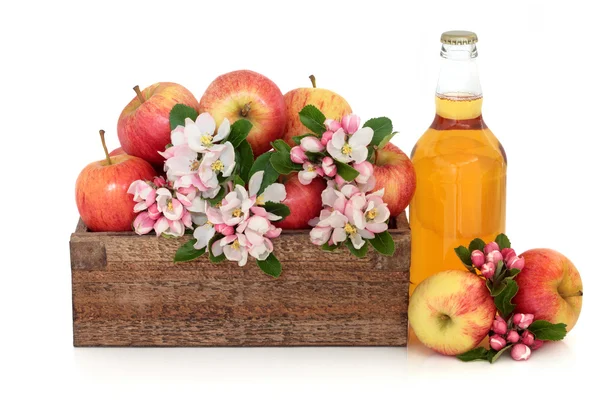 Elma suyu elma çiçeği ile — Stok fotoğraf