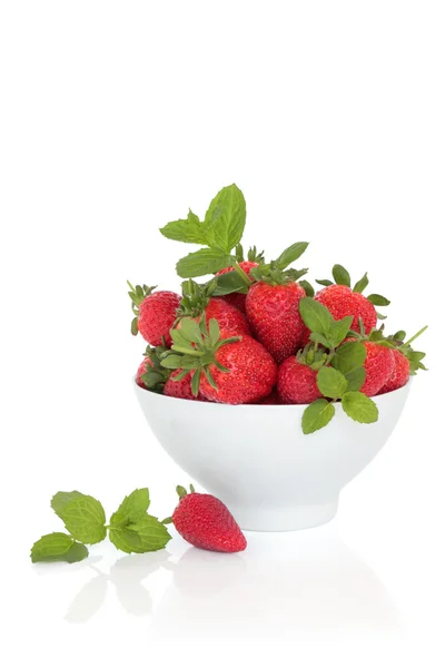Eper gyümölcs és menta gyógynövény — Stock Fotó