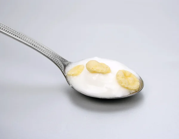 Йогурт и крупы — стоковое фото
