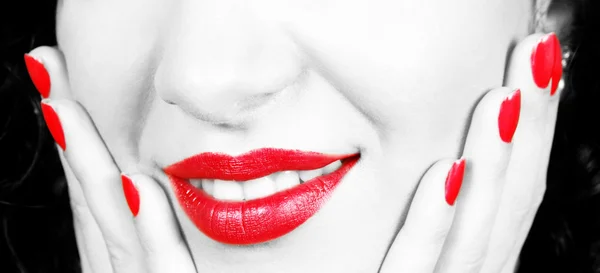 Closeup Του Όμορφα Νύχια Και Χείλη — Φωτογραφία Αρχείου