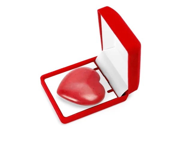 Сердце в подарочной коробке — стоковое фото