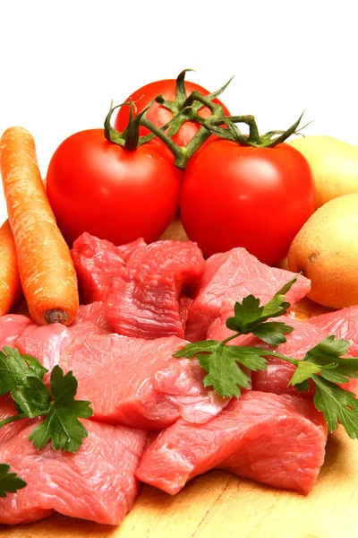Carne fresca cruda tagliata a cubetti — Foto Stock