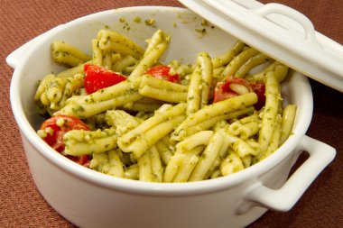 pesto soslu makarna