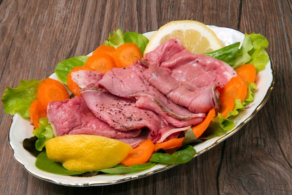 Saláta marhahússal — Stock Fotó