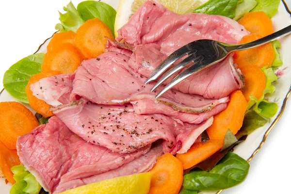 Carne assada com salada — Fotografia de Stock