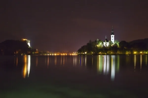 Panorama nocturne du lac de Bled en Slovénie — Photo