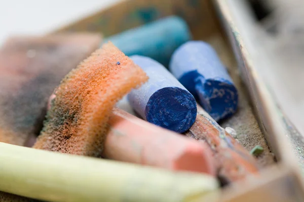 Art. pastel crayon and other art tools on neutral background macro — Stock Photo, Image