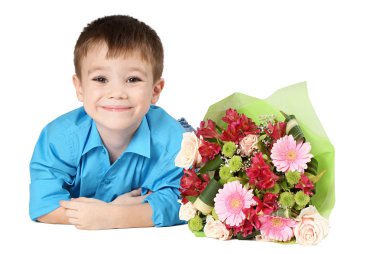 bir buket çiçek çocukla